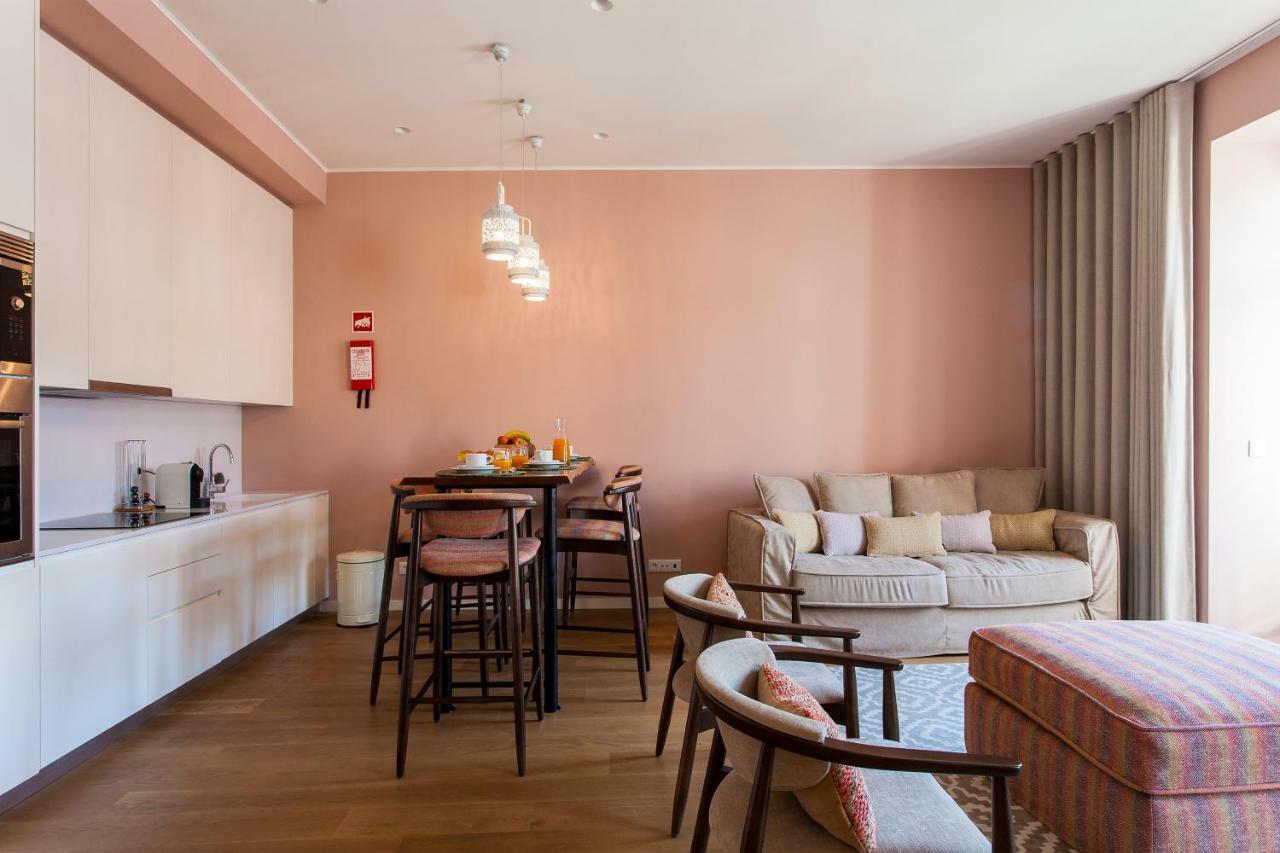 Joivy Sublime 2Br Apt On Restauradores Square Nearby Rossio Station Lisboa المظهر الخارجي الصورة