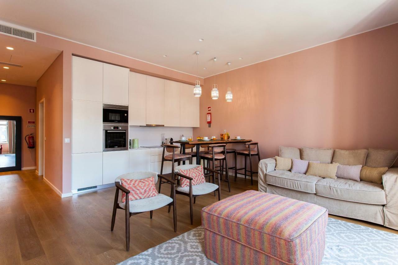 Joivy Sublime 2Br Apt On Restauradores Square Nearby Rossio Station Lisboa المظهر الخارجي الصورة